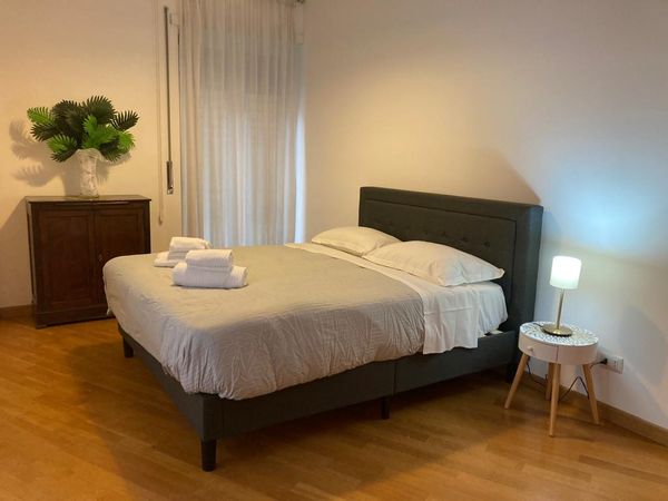 Fairome Apartment 2 Pini – Hébergement pour 5 personnes à Rome