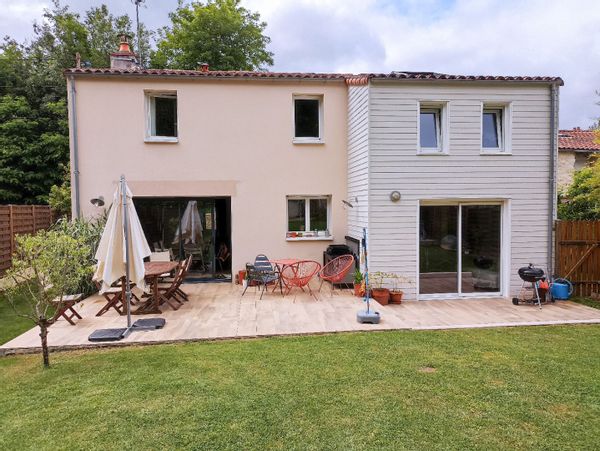 Maison détente au cœur d'un village