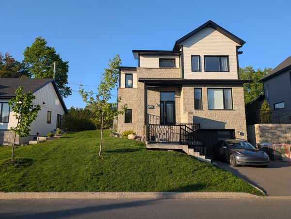 Grande maison familiale à proximité du traversier vers le Vieux-Québec