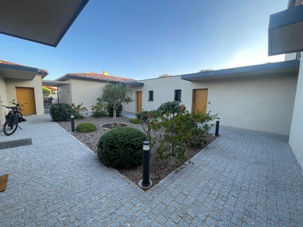 Appartement avec jardin au calme dans un charmant village Corse près de la plage de Cupabia.