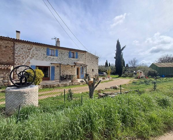 Maison en pierre provençale