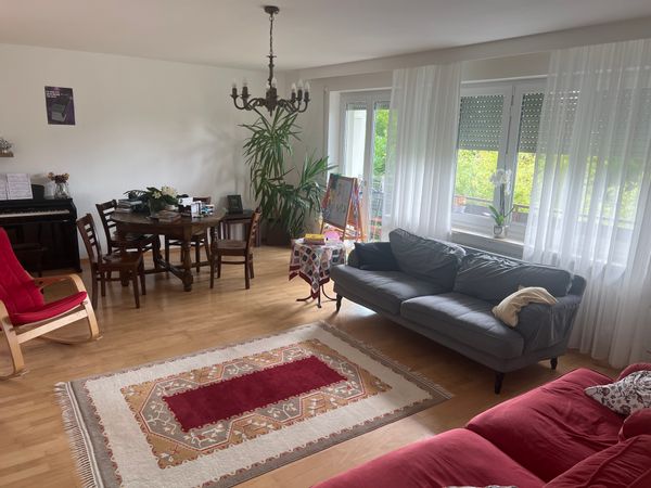 Helle, gemütliche Wohnung nahe Kronthaler Weiher