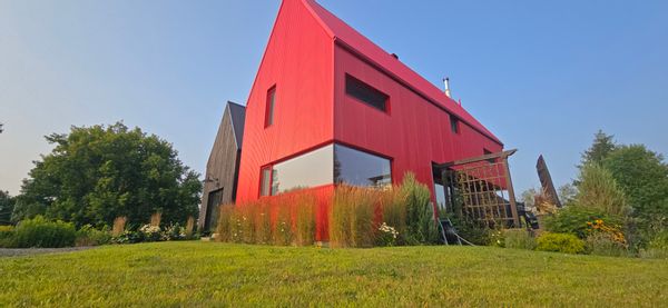 Maison avec cachet. Jardin, terrasse, au coeur de la campagne. Sa localisation parfaite, ski/Lac.
