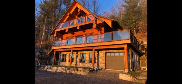 Maison scandinave au Quebec Vue, spa, sauna, douche extérieur