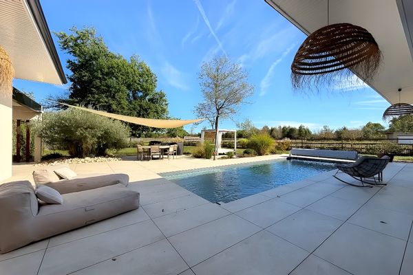 Un cocon au beau milieu de la nature… à deux pas des commerces.