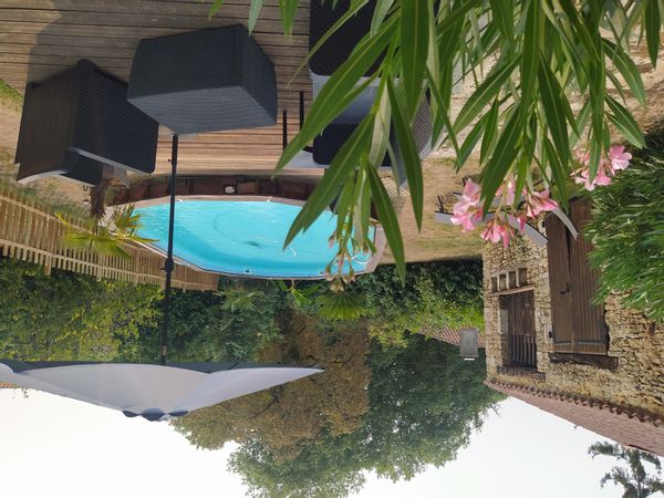 Maison de caractère au milieu d'un havre de verdure