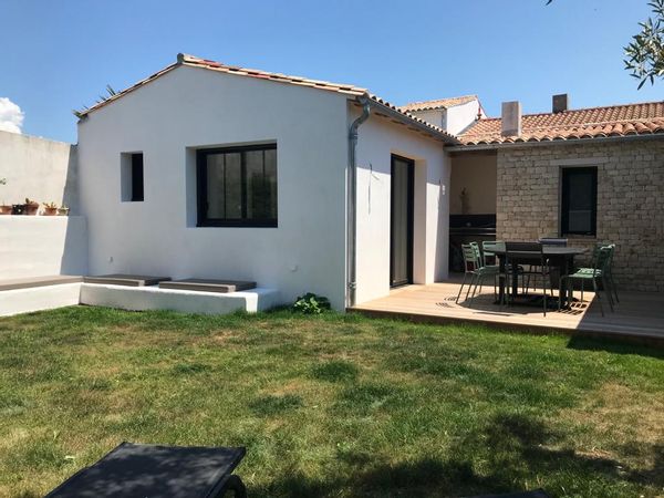 Maison au cœur d’un ancien village de pêcheurs au milieu des marais salants