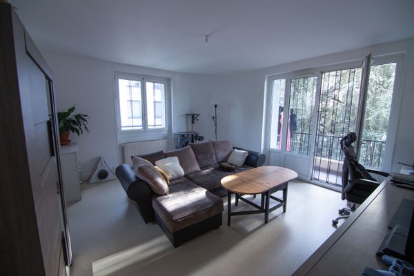 Appartement spacieux et lumineux à 2 pas de Lyon, 3 chambres pour 6 à 10 personnes, avec voiture
