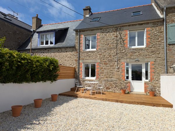 Jolie maison en pierre fraîchement rénovée qui n'attend que vous pour se créer des souvenirs !