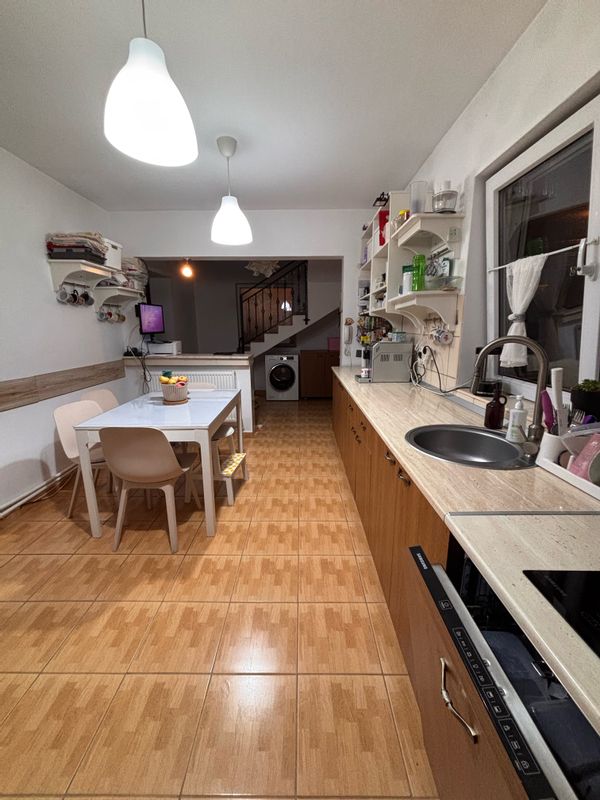 Gateway to Parâng Mountains & Transylvanian Castles, Petroșani, România