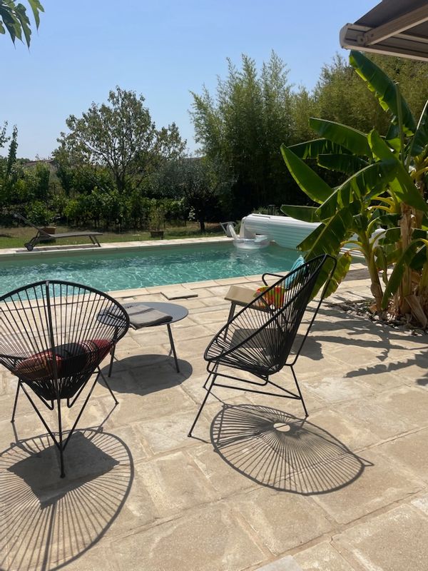 La maison de Cathy et Philippe est située en lisière d'un petit village avec toutes les commodités.