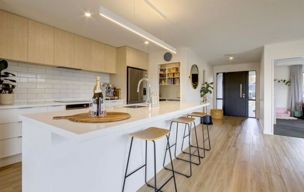 Relaxed Family Retreat Near Christchurch | Spa, Pizza Oven & Garden