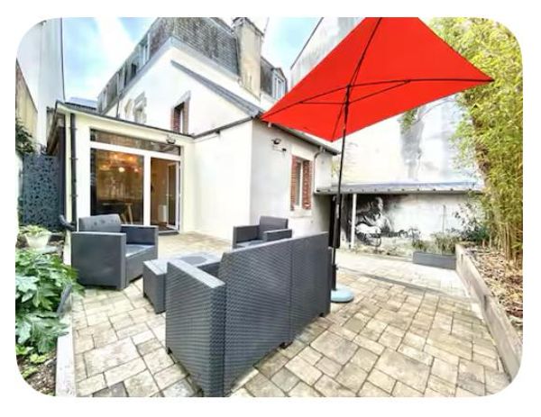 "La cour Patern" Maisonnette au coeur du centre historique de Vannes. 4 pers Cour & garage fermé.