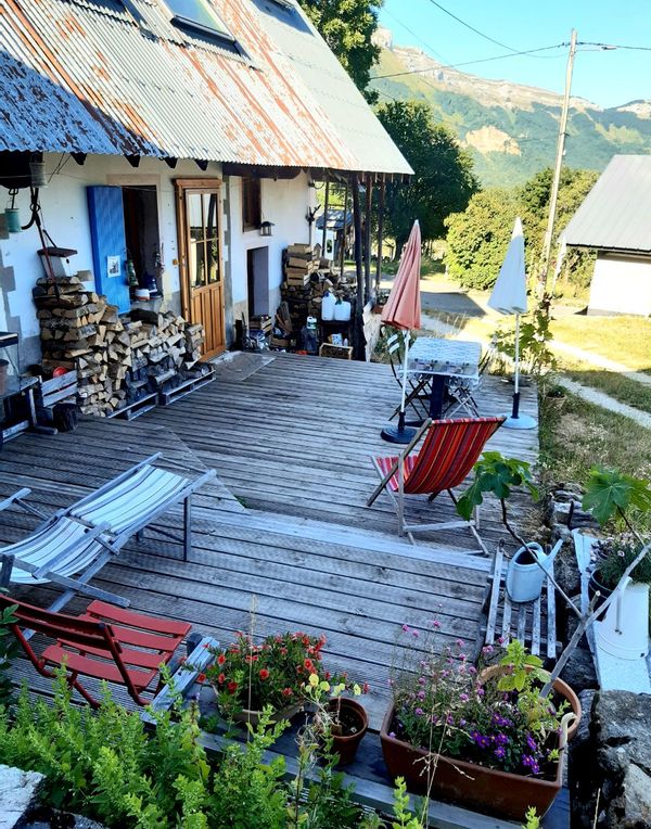 Un logement au calme dans un hameau de montagne, dans le Parc Naturel Régional du massif des Bauges