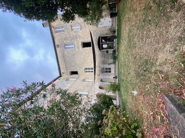 Maison classée d'exception car ancienne, en plein coeur de ville et avec le calme de la campagne