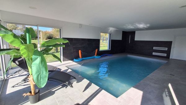 Villa bord de mer,  10 personnes, avec Piscine intérieure chauffée toute l'année !