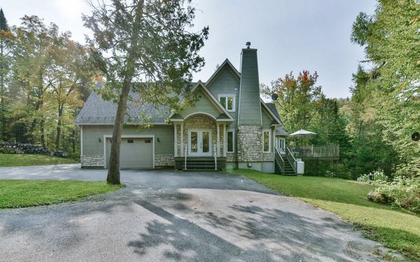 Maison lumineuse avec jardin et bord de lac