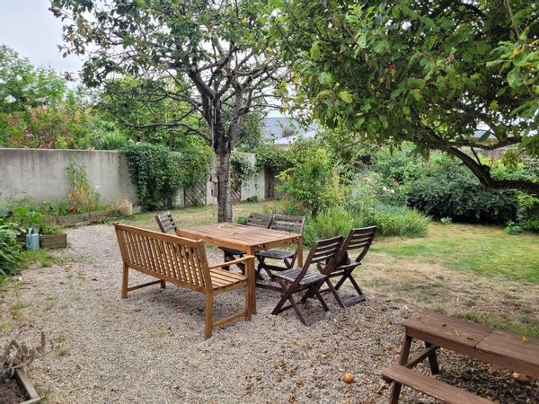 La grande maison d'AlSoLéonOs ; au coeur de St Méloir des Ondes (à 10 min de St Malo et de Cancale)