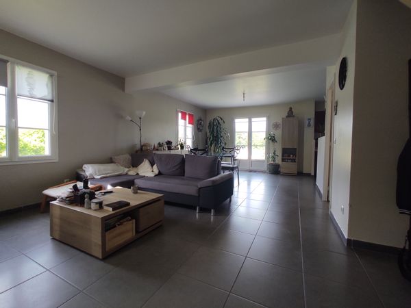 Le calme d'un village en pleine nature. Randonnées, Culture et Histoire à deux pas.