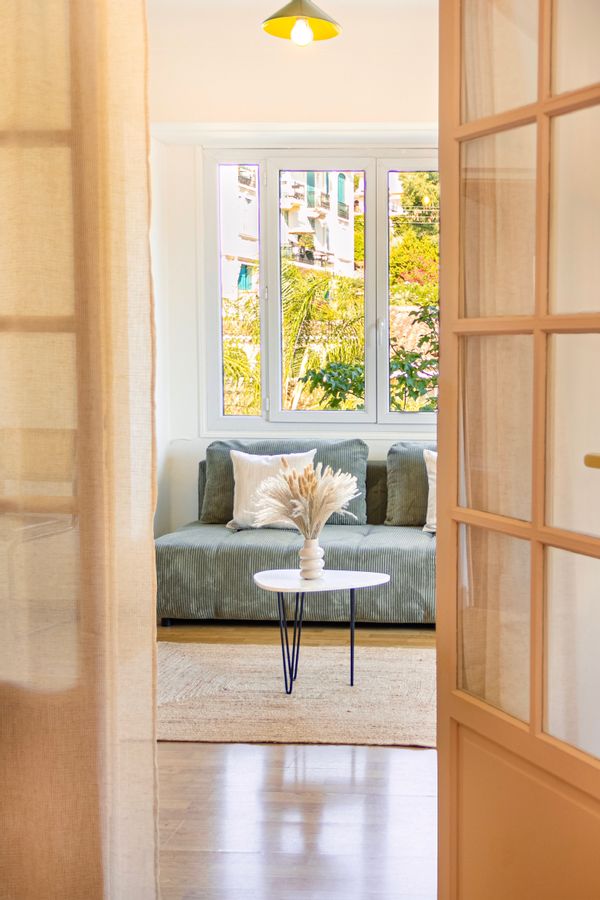 L’appartement est parfait pour un couple ou un voyage d’affaires à deux pas de Cannes. .