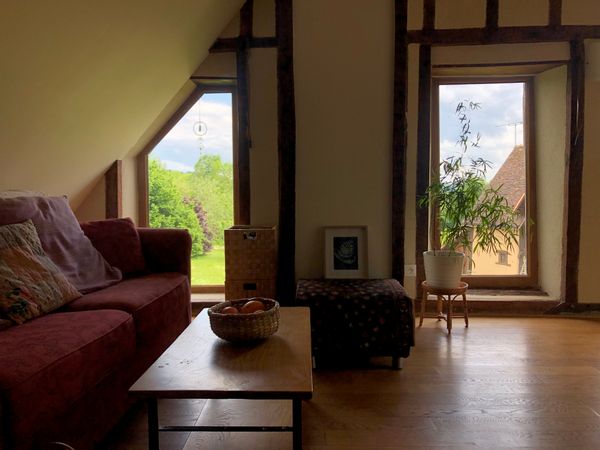 Studio pour 1 à 2 pers confortable, lumineux et très calme au cœur de la campagne percheronne.