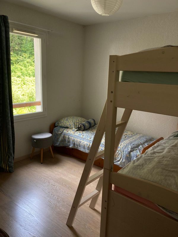 L'appartement est situé extrêmement calme et adapté pour un cours séjour sur la cote basque.