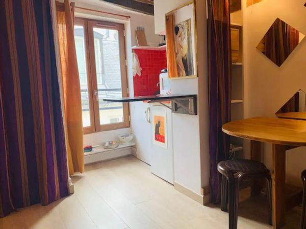 Charmant studio dans le coeur historique de Paris (à Saint Michel, à 1 minute de Notre-Dame)