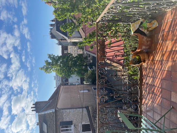 Appartement charmant avec terrasse dans une petite maison en centre ville !