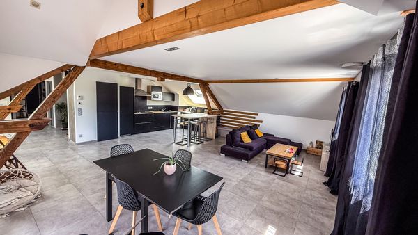 ✨ Grand appartement lumineux sous combles à 10 min d’Annecy ✨