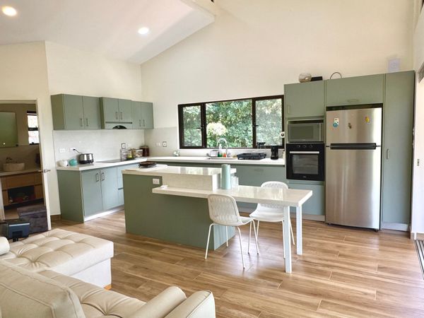 C&G house. Un havre de paix entouré d'animaux et d'une nature luxuriante, près d'une plage de rêve.