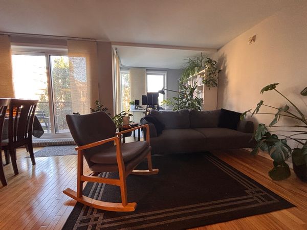 Appartement lumineux et paisible à Montréal avec garage