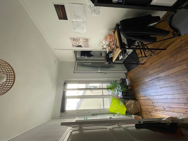 Il s'agit d'un appartement très convivial, moderne et situé en plein centre de Rennes.