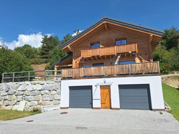 Chalet en bois à 7 minutes de Crans-Montana
