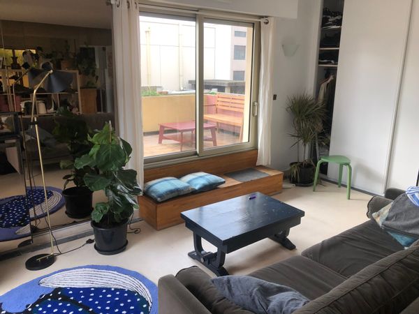 La maison de Emma est au cœur de Clichy, au pieds du métro, commerces a proximité