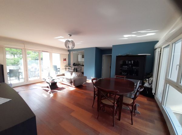 Isabelle’s Bedroom + Bathroom + Garage – Close to La Défense Arena Concert Hall & Business District