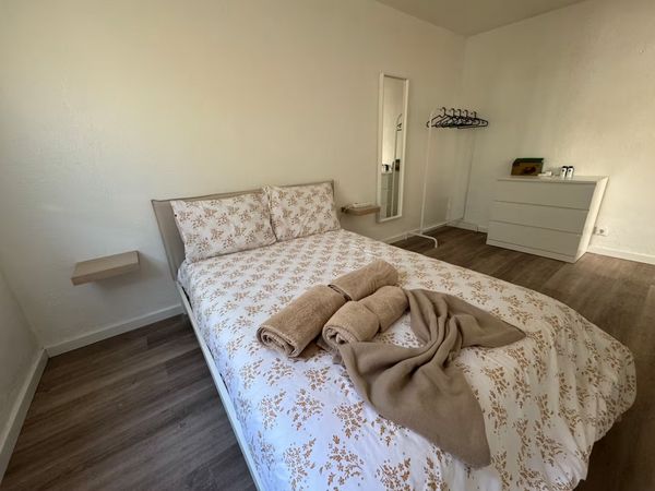 Apartamento com 1 quarto no bairro movimentado de Cacilhas.