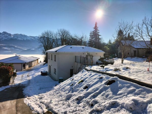 Maison 4 chambres, équipée pour une famille, au cœur d'un village situé à 7 km de Grenoble
