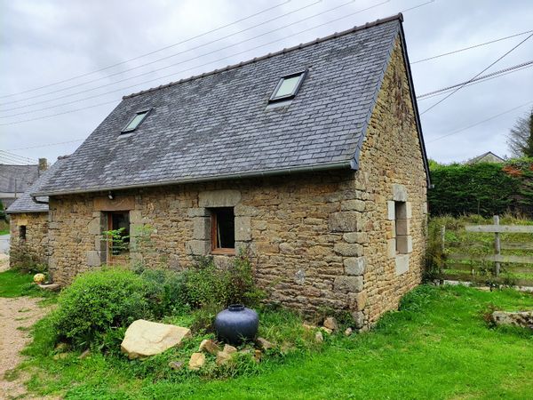 Le Pen-ty de Ploulec’h  Petite maison typique bretonne pour 3 personnes