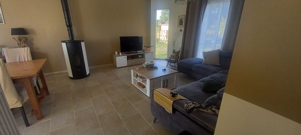 Maison de 4 chambres spacieuse et lumineuse situé entre Paris et Rouen au milieu des champs.