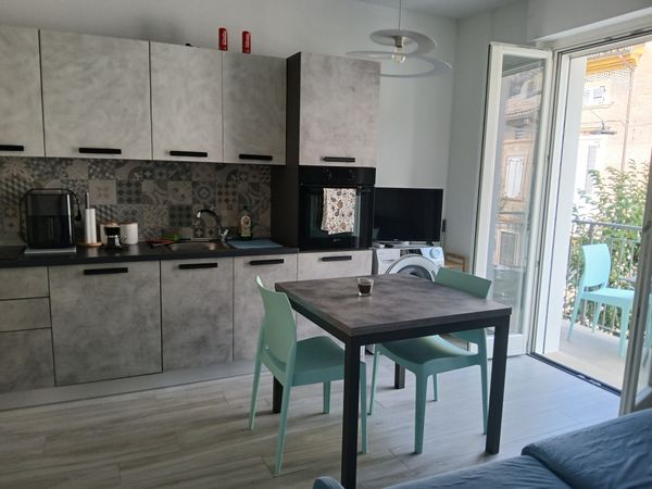 Casa di Roberta: bilocale di recente costruzione,  nel borgo marinaro del paese, a 150 mt mare