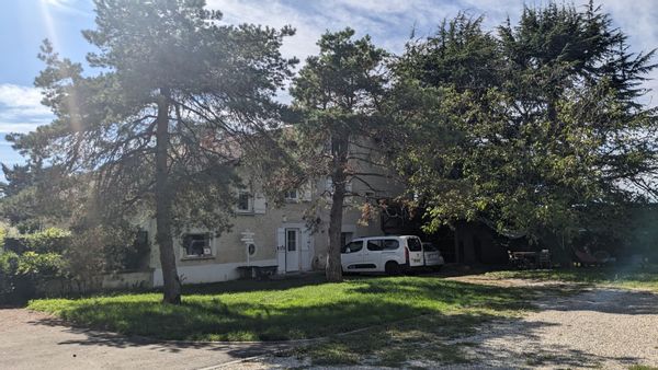 La chambre privée d'Agnès près de Lyon mais à la campagne