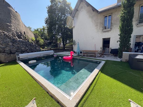 Belle maison année 70 entièrement restaurée au cœur du parc des volcans d’Auvergne