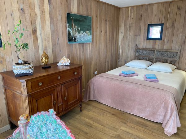 Cabane eco-lodge confortable dans la canopée aveyronnaise, studio charmant avec terrasse et SPA