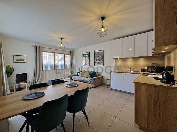 LYON- T3 duplex avec terrasse à la Croix-Rousse, quartier vivant et authentique de Lyon. Métro Hénon