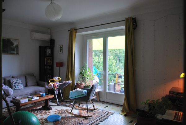 Maison de 3 chambres en pierre au centre d'un village tarnais avec toutes les commodités.