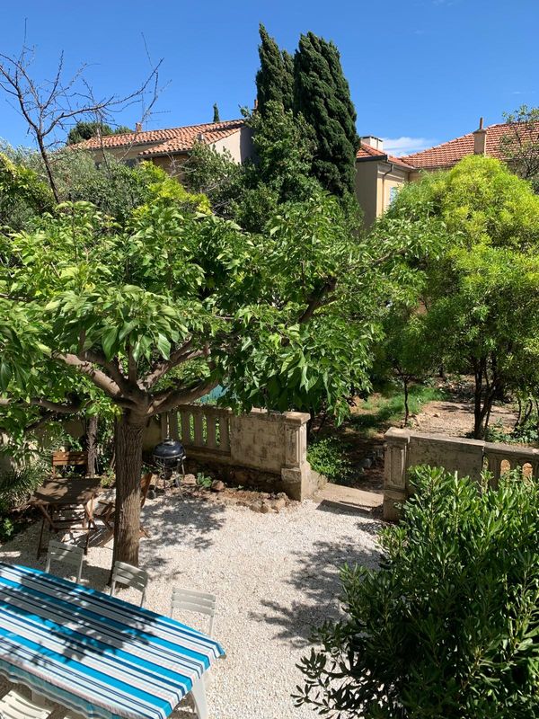 Grande maison à 2 pas des plages et du marché provençal