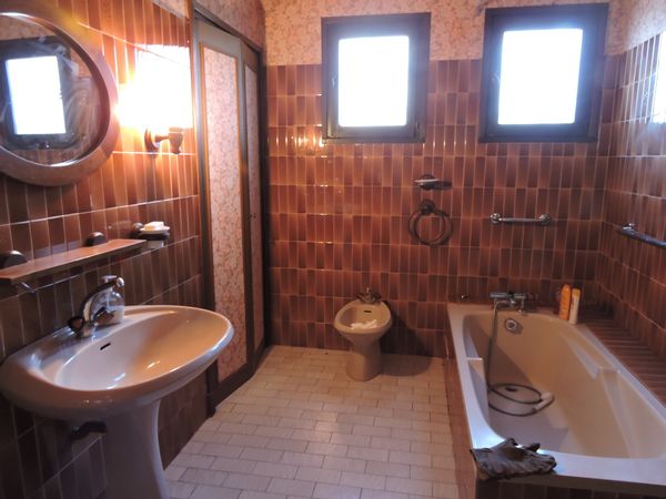 Nous proposons un chambre privée dans notre maison de famile