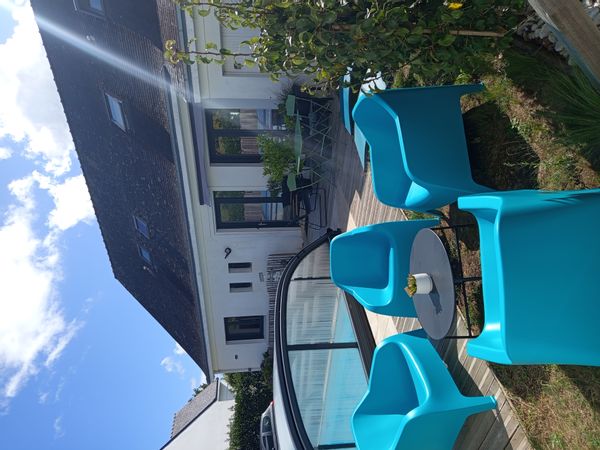 La maison de Pierre & Michèle Maison avec jardin et piscine, à 100 m du sentier côtier (GR34)