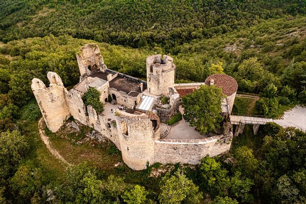 CHARLIE ETJULIENs hus