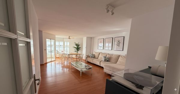 Rubén&Family's house